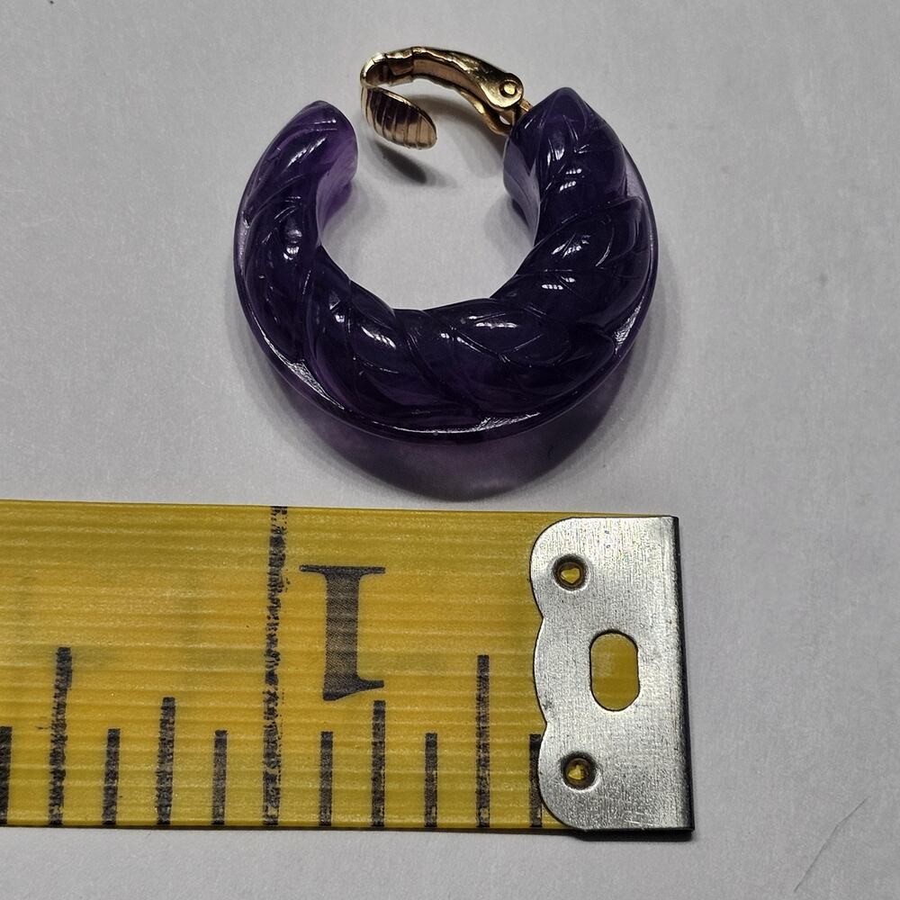 Vintage AVON Purple Carved Resin Hoops, Chunky Colorful Clip On Lucite Earrings - Picture 6 of 6